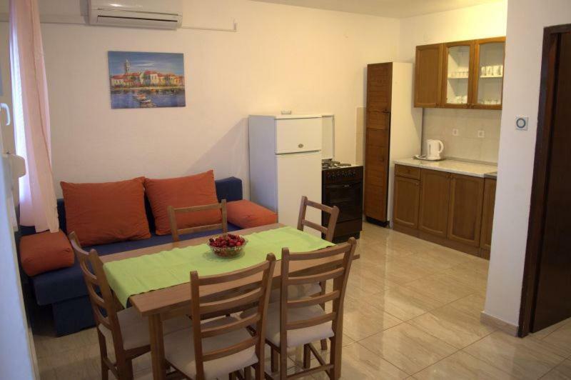 Apartments Mira โรกอซนิซา ภายนอก รูปภาพ